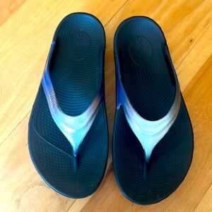 Oofos sandals, purple & silver with black sole, W9, EU 40